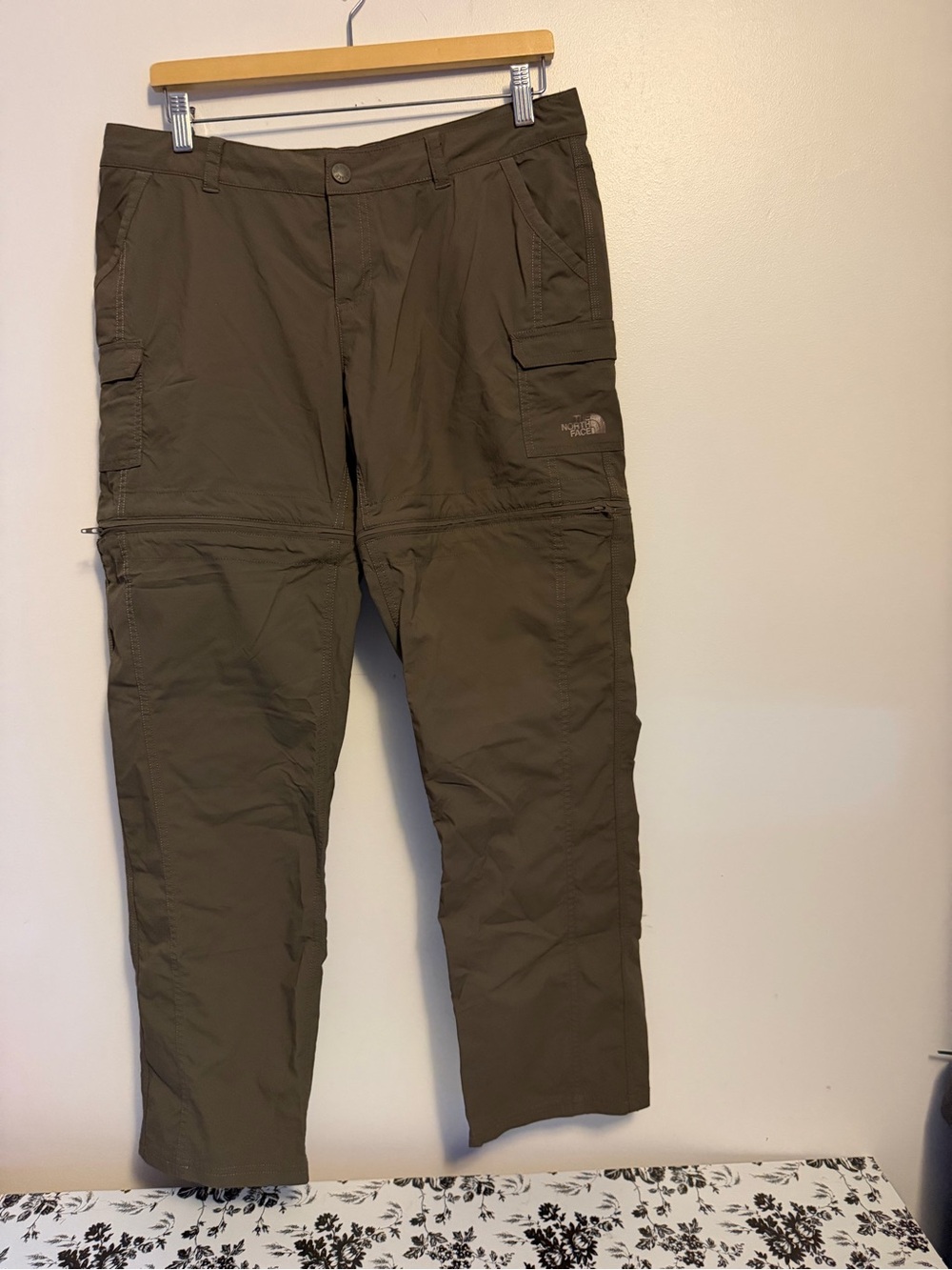 The North Face Olive Green Convertible Hiking Pants Cargo Pants Women's Size 12